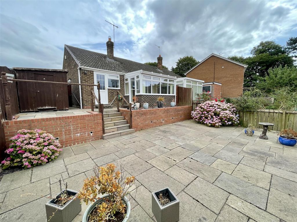 Property photo 2 of 12 Externally
