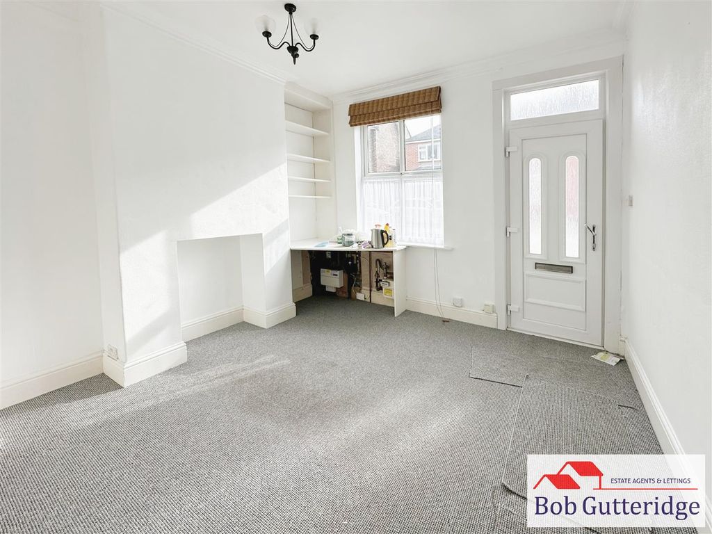 Property photo 2 of 11 Sitting Room