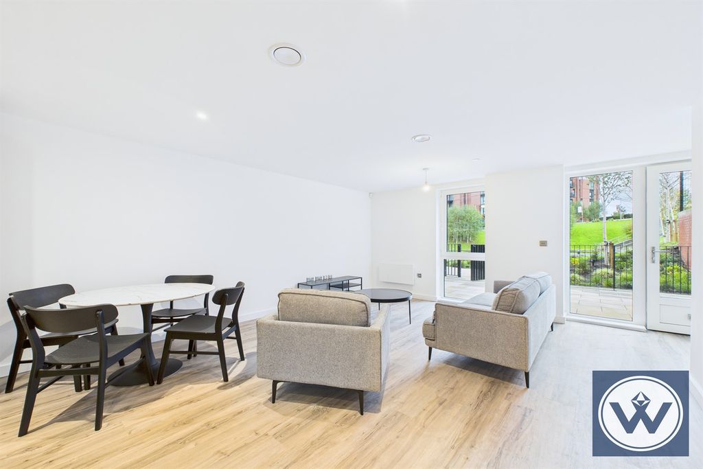 Property photo 1 of 22 (Main)