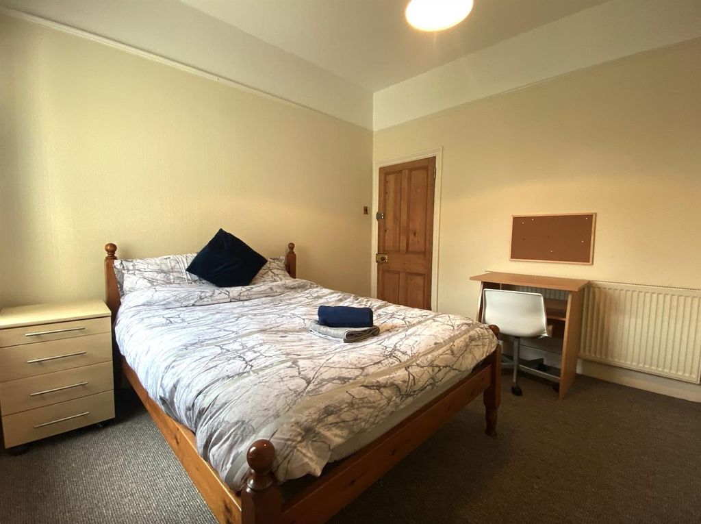 Property photo 3 of 23