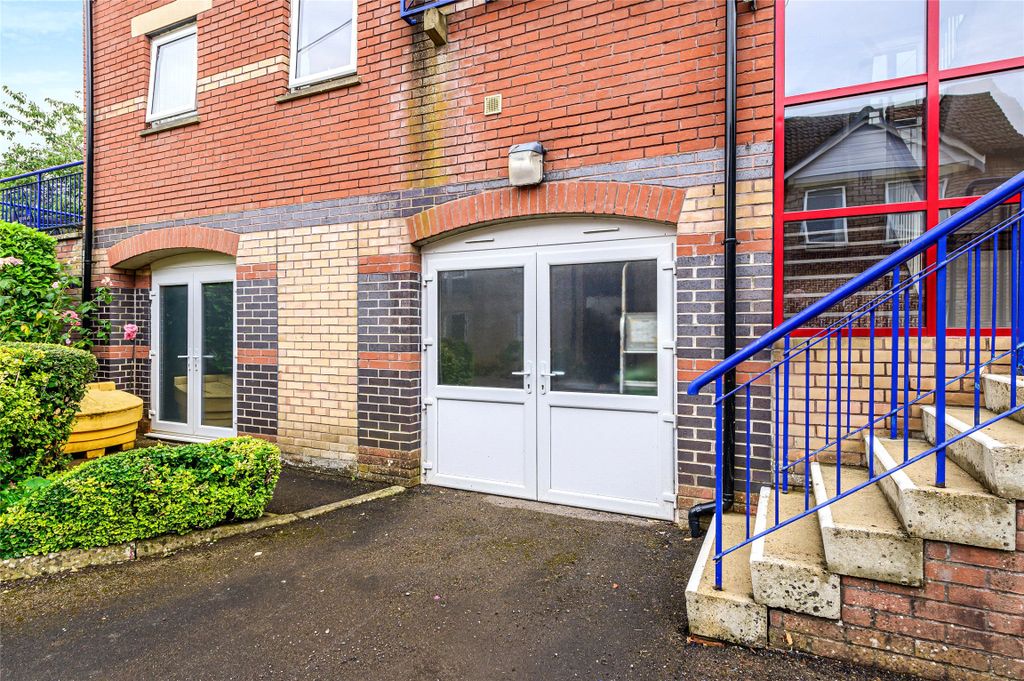 Property photo 3 of 10 Picture No. 12