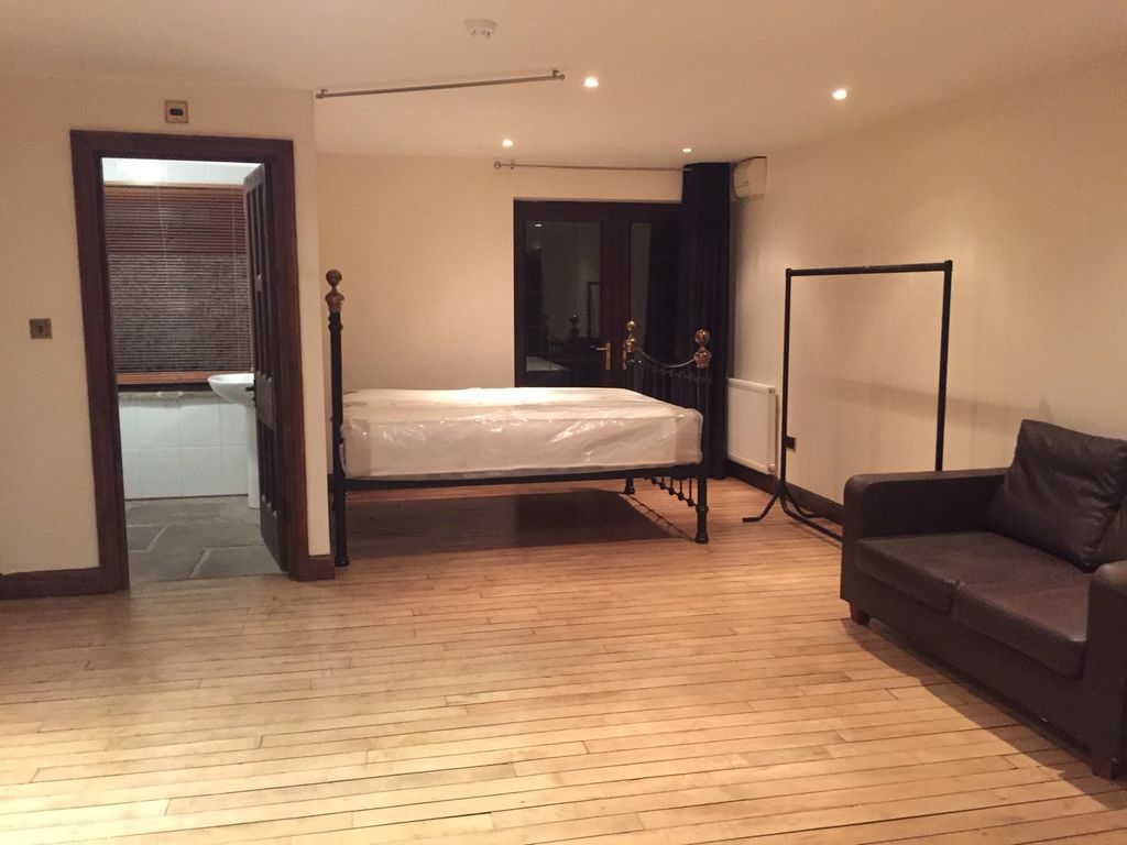 Property photo 3 of 4