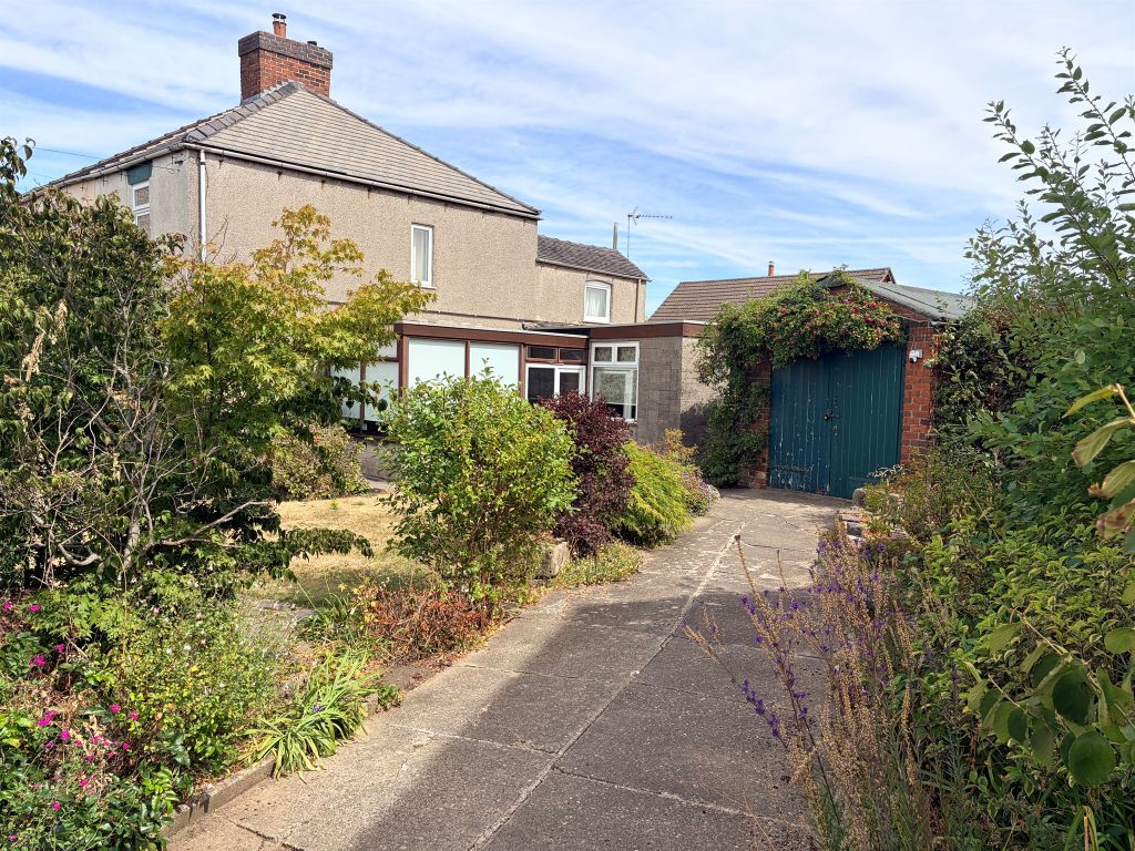 Property photo 2 of 25
