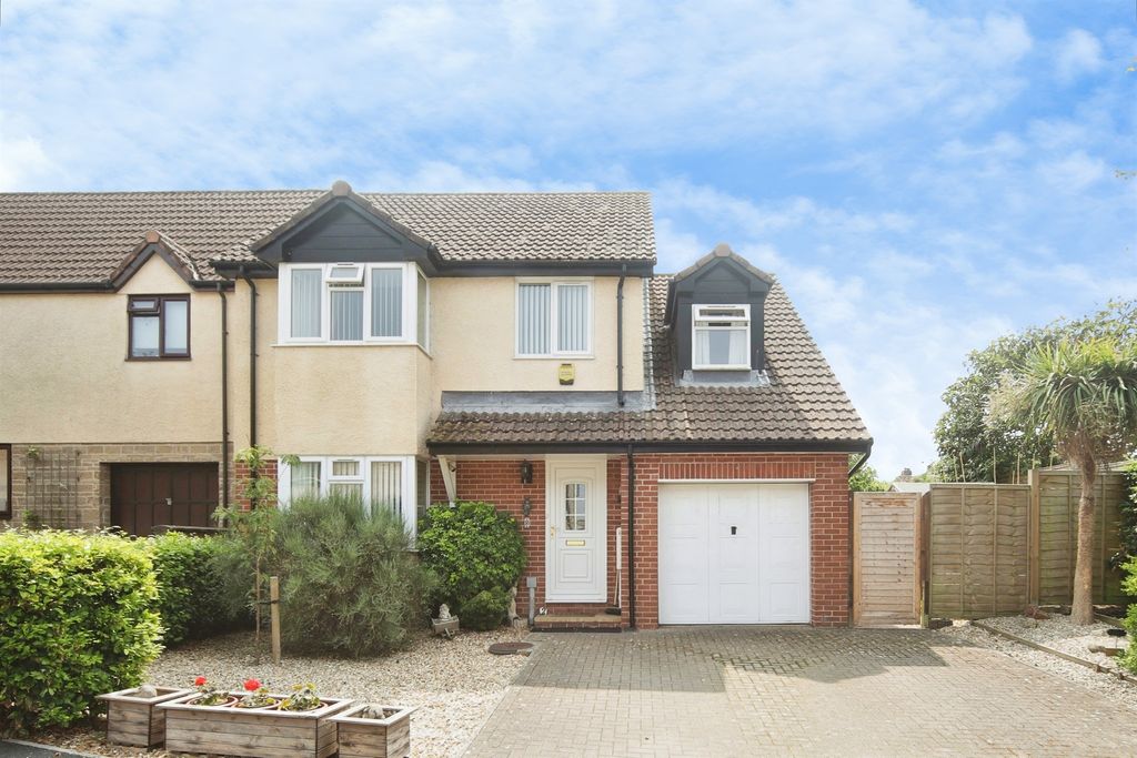 Property photo 1 of 23
