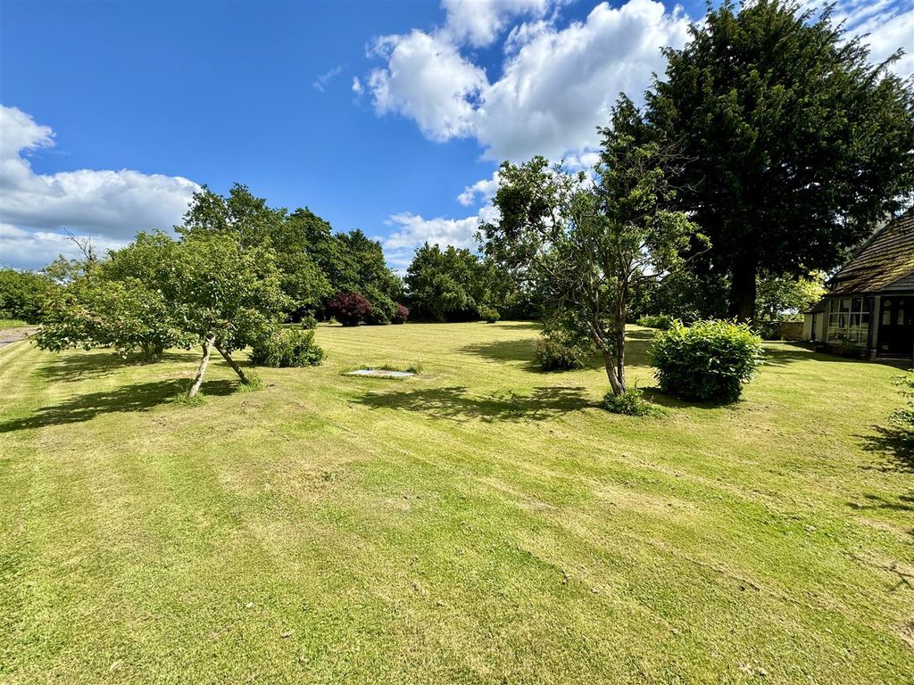 Property photo 3 of 35