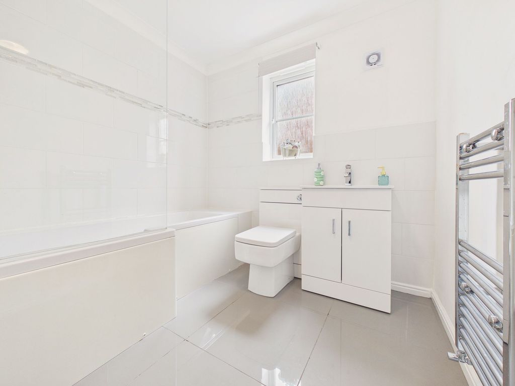 Property photo 3 of 15 Bathroom
