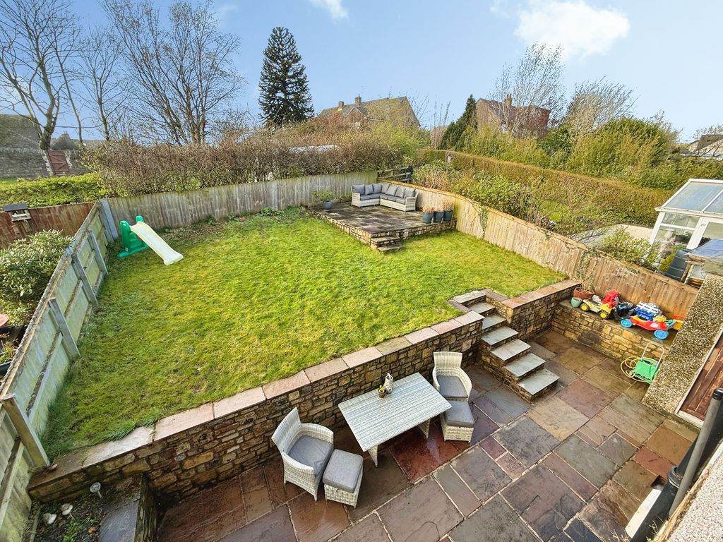 Property photo 2 of 18