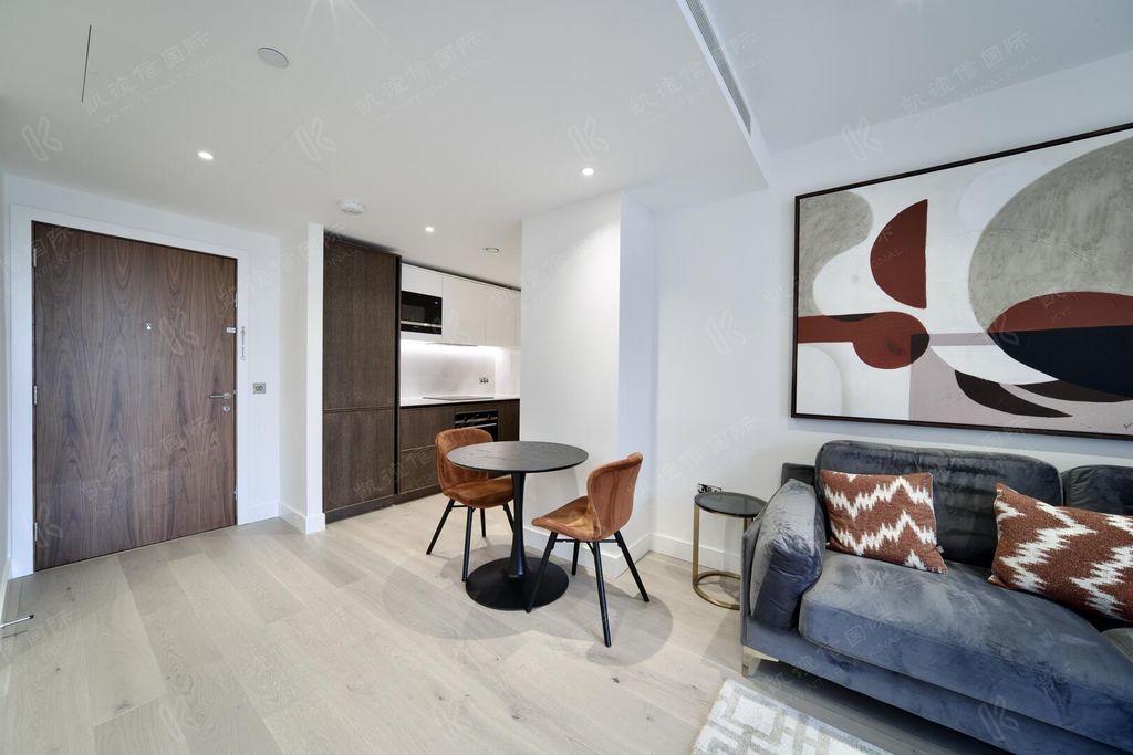 Property photo 3 of 7 Dining Room