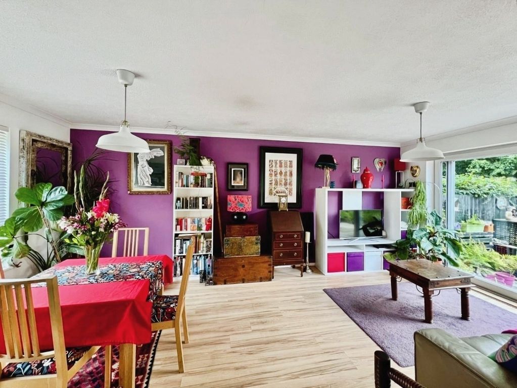 Property photo 3 of 15 Pbox-Living_Room-321662.Jpg