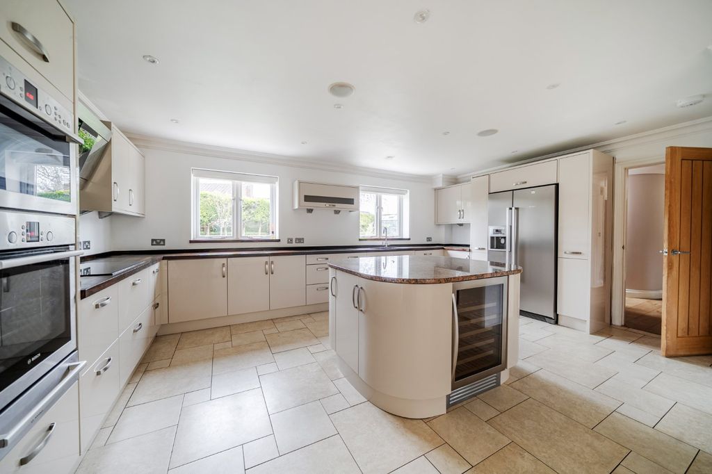 Property photo 2 of 23 Picture No. 08