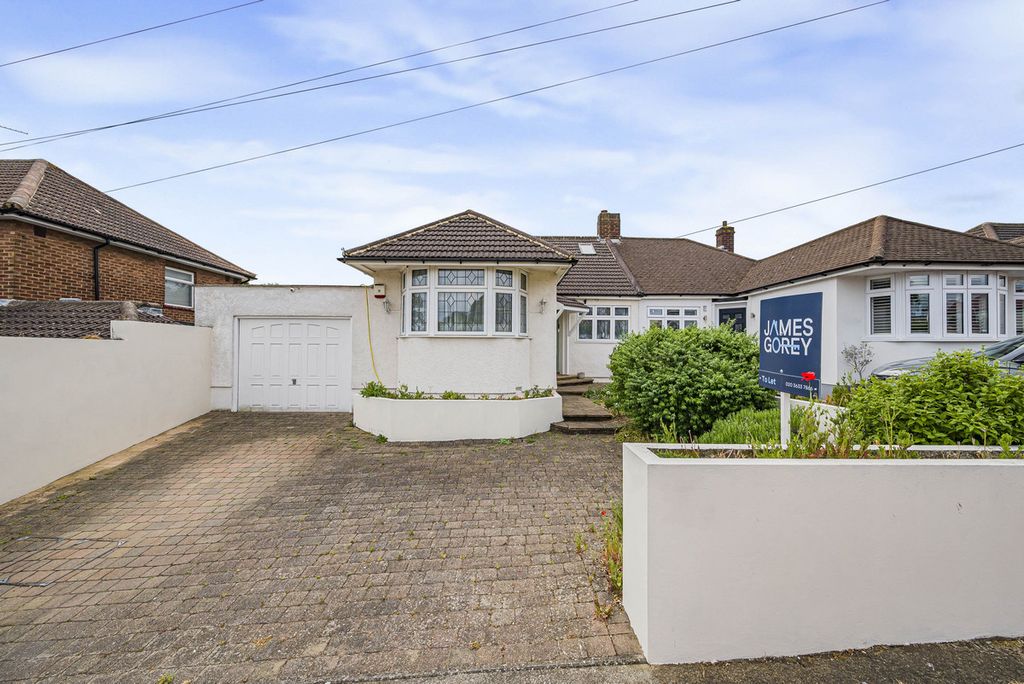 Property photo 1 of 27