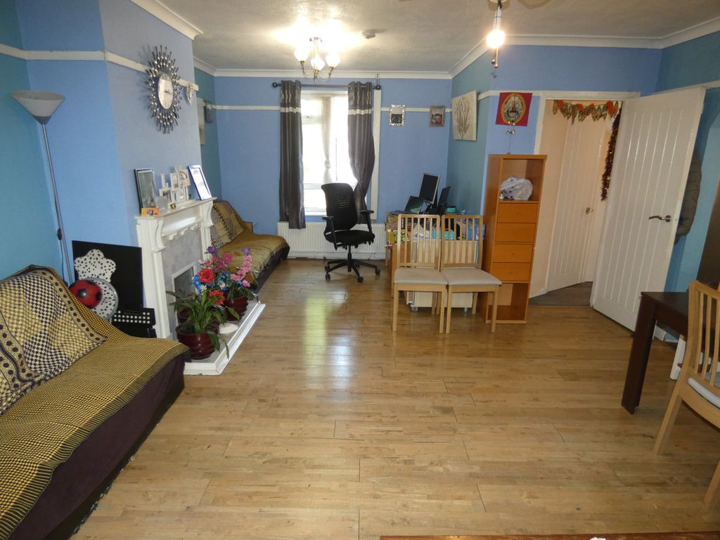 Property photo 2 of 12 Living Room