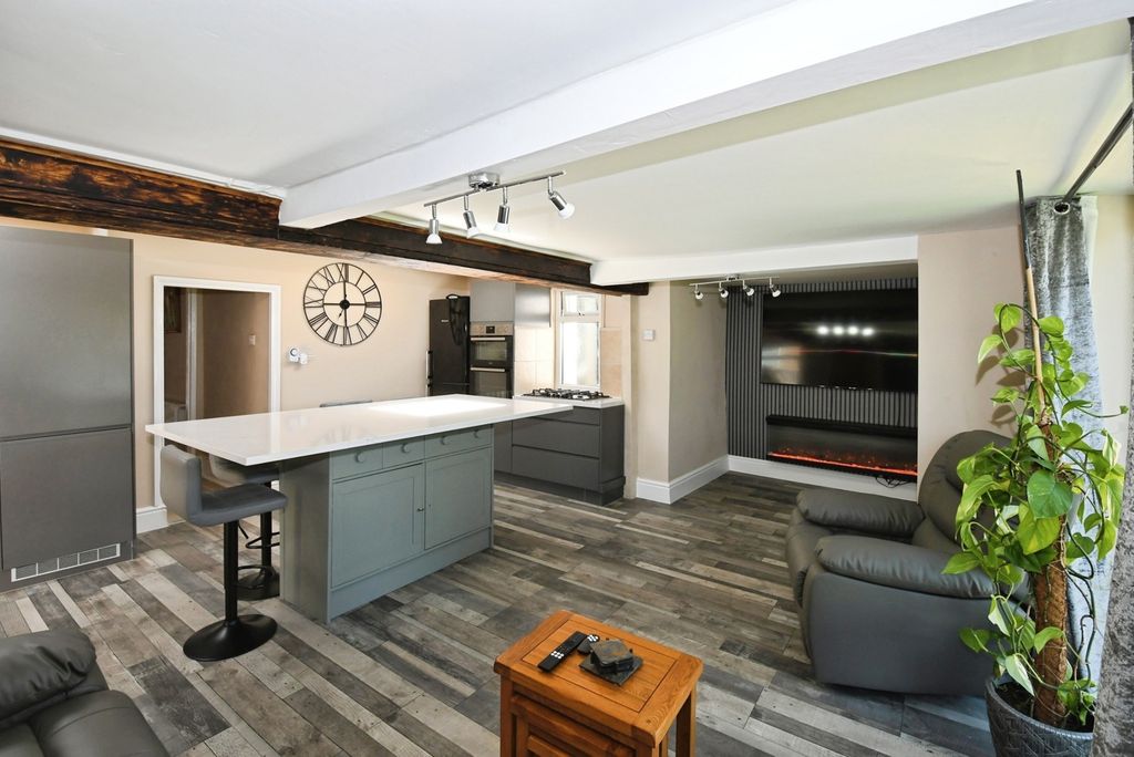 Property photo 3 of 14 Pbox-Img.Jpg