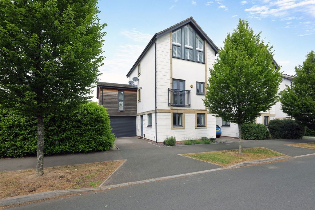 Property photo 1 of 35