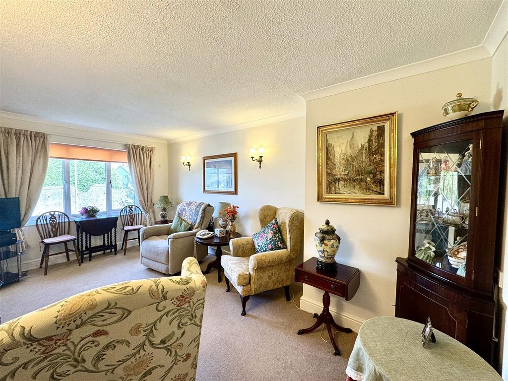 Property photo 3 of 12 Sitting Room
