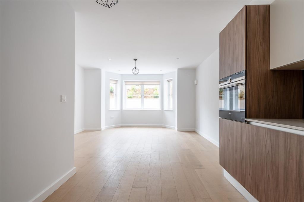 Property photo 2 of 10 B.Jpg