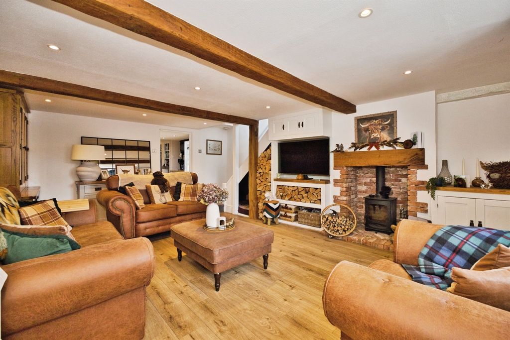 Property photo 2 of 20