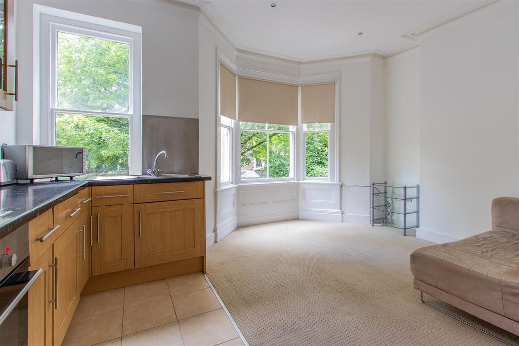 Property photo 2 of 7 Severn Grove 95B-1.Jpg