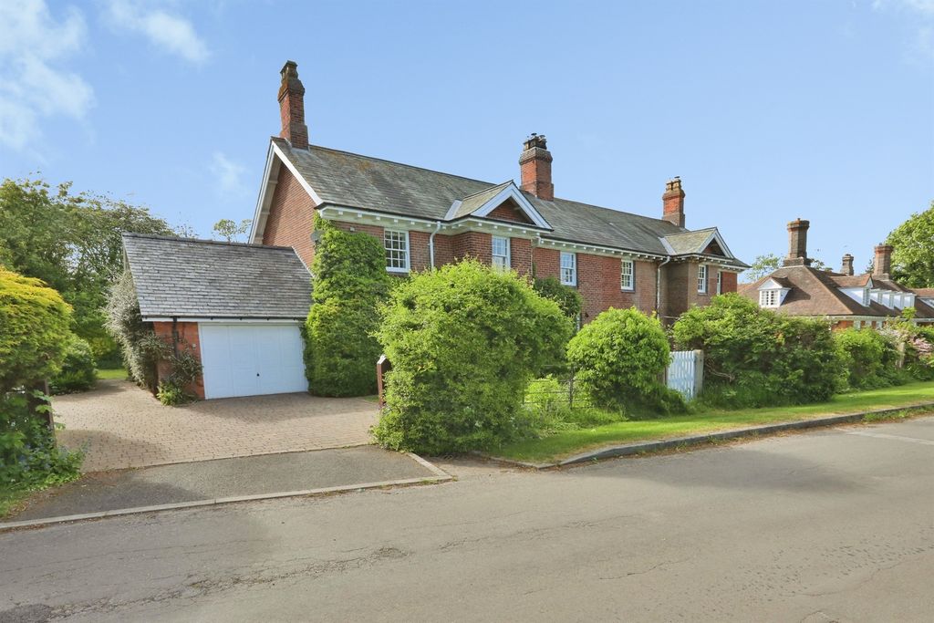 Property photo 1 of 18