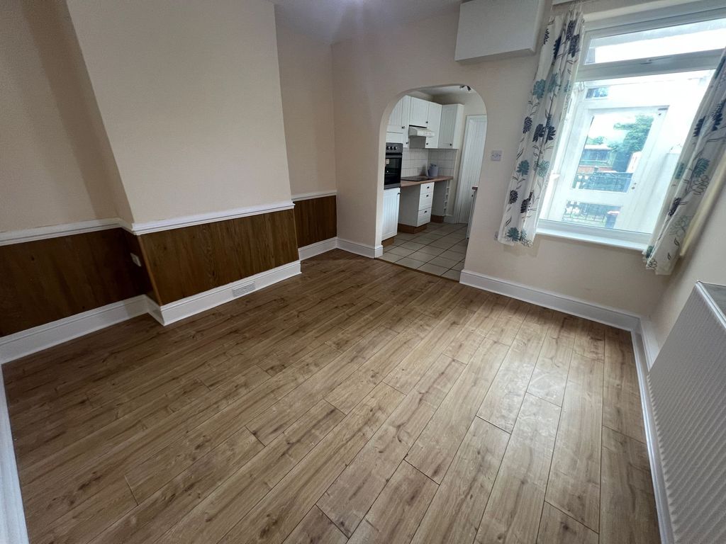 Property photo 3 of 12 Dining