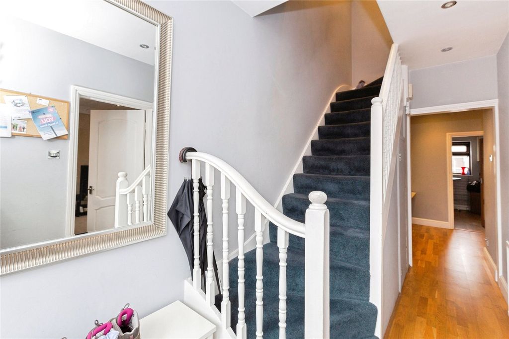 Property photo 3 of 27 Picture No. 25