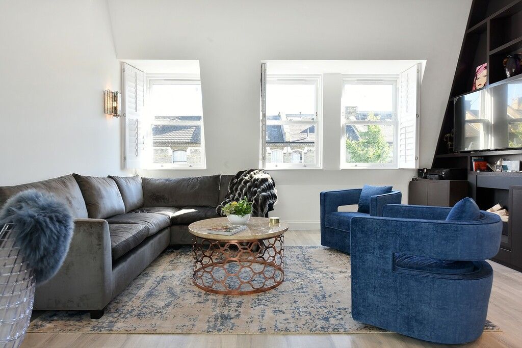 Property photo 2 of 11