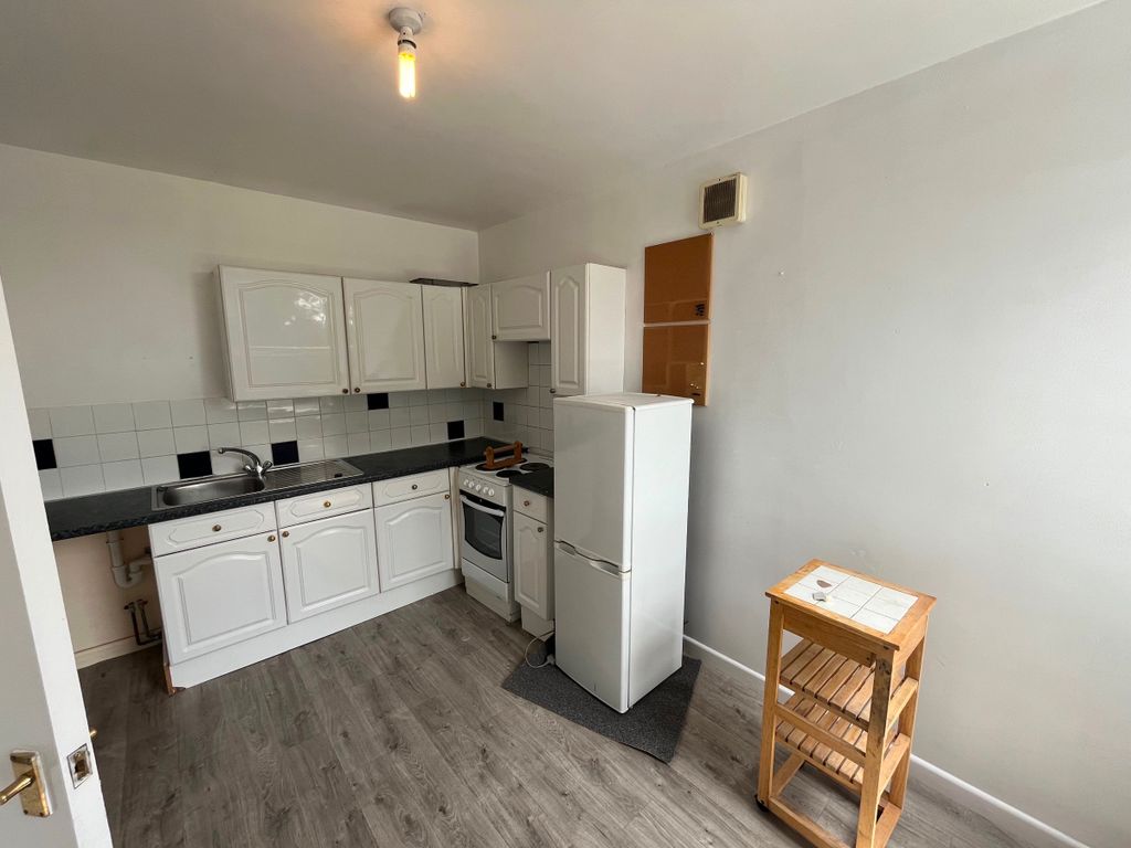 Property photo 1 of 3