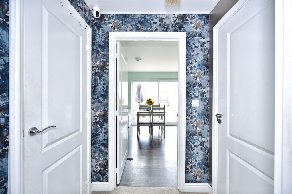 Property photo 2 of 18 Pbox-Img.Jpg