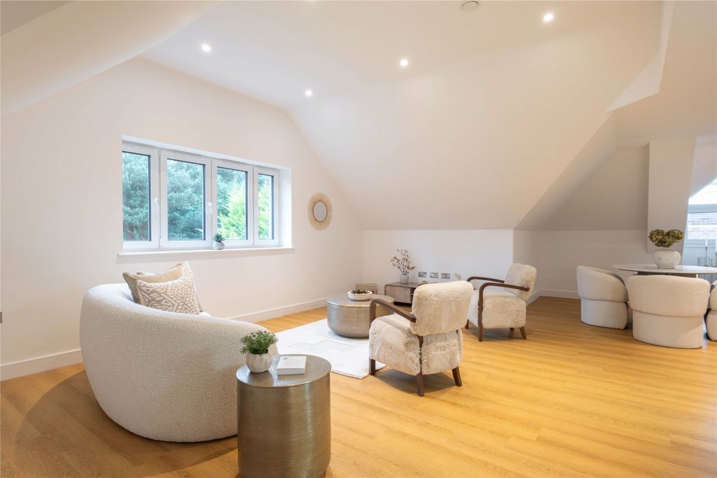 Property photo 3 of 17 Picture No. 13