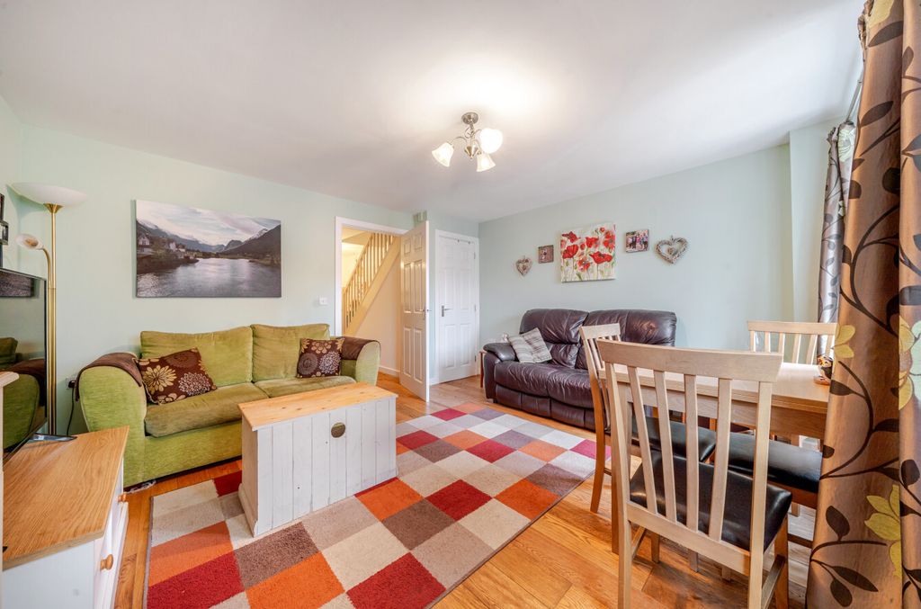 Property photo 2 of 10 1353812-10-68De3E...