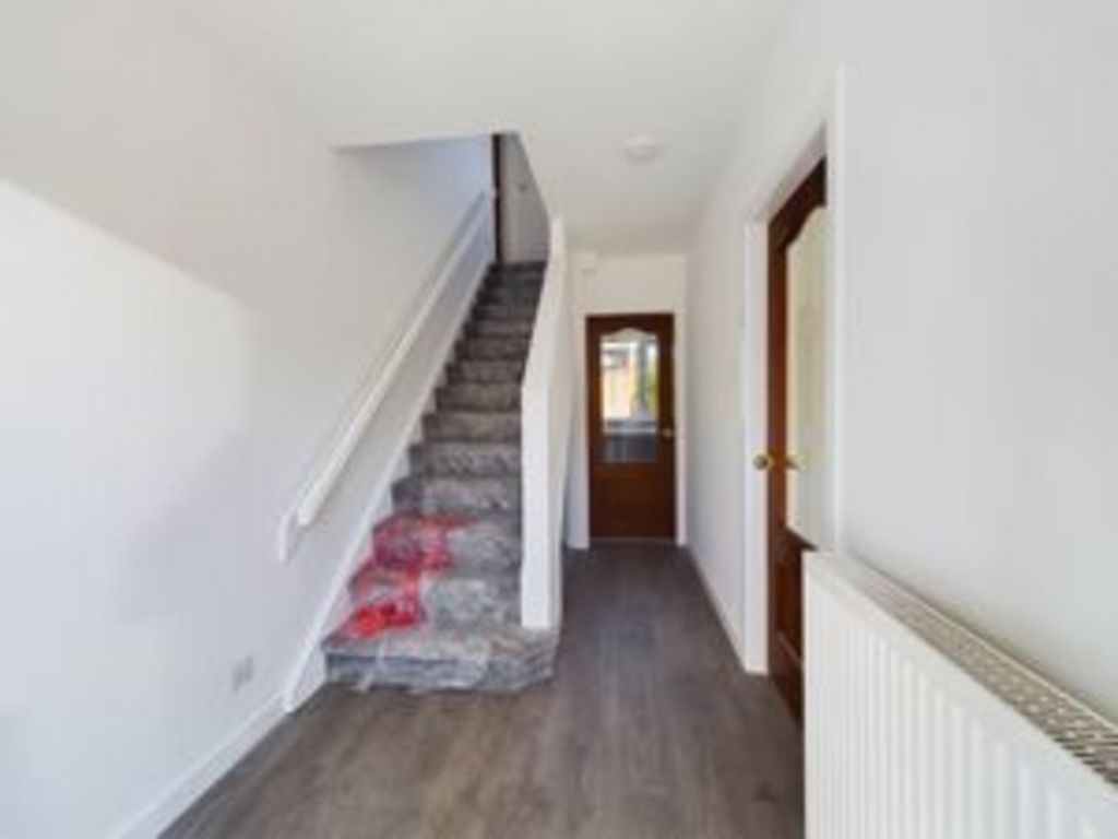 Property photo 2 of 31