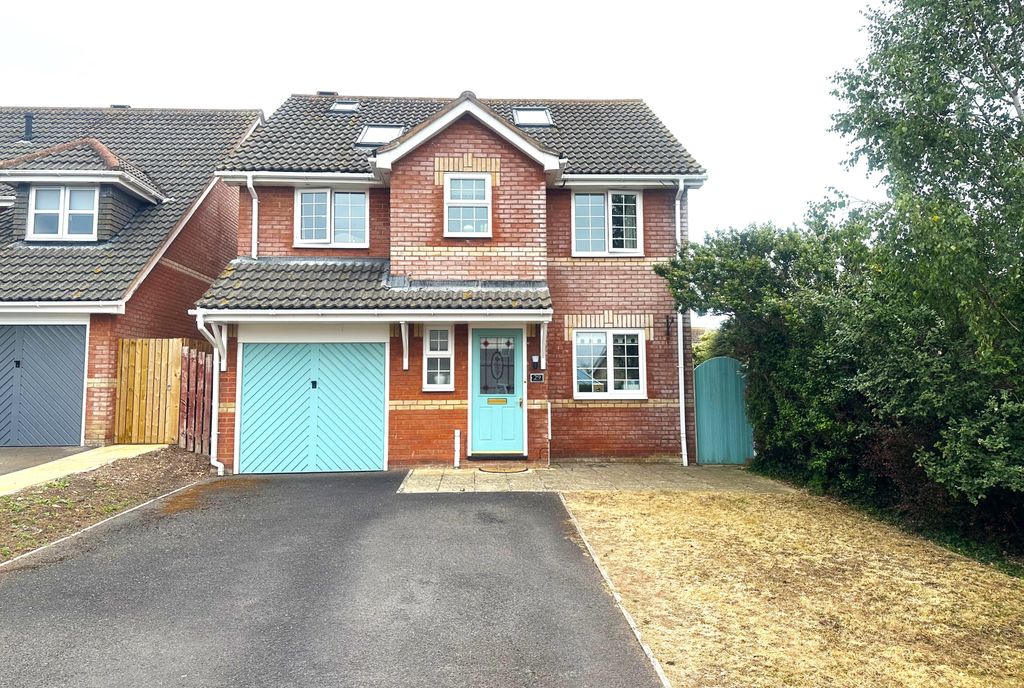 Property photo 1 of 32