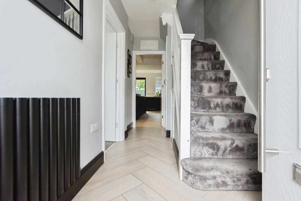 Property photo 2 of 15 Hallway