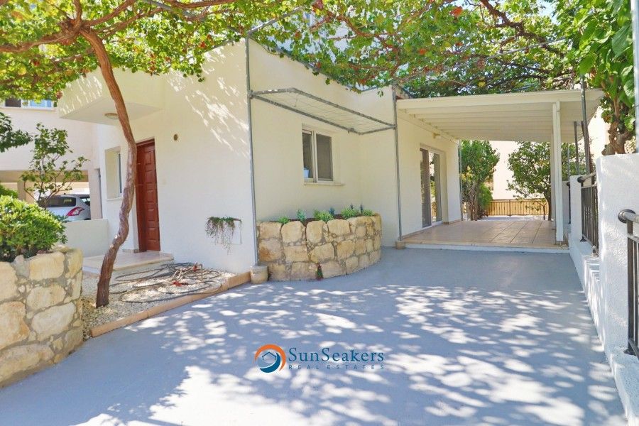 Property photo 2 of 37