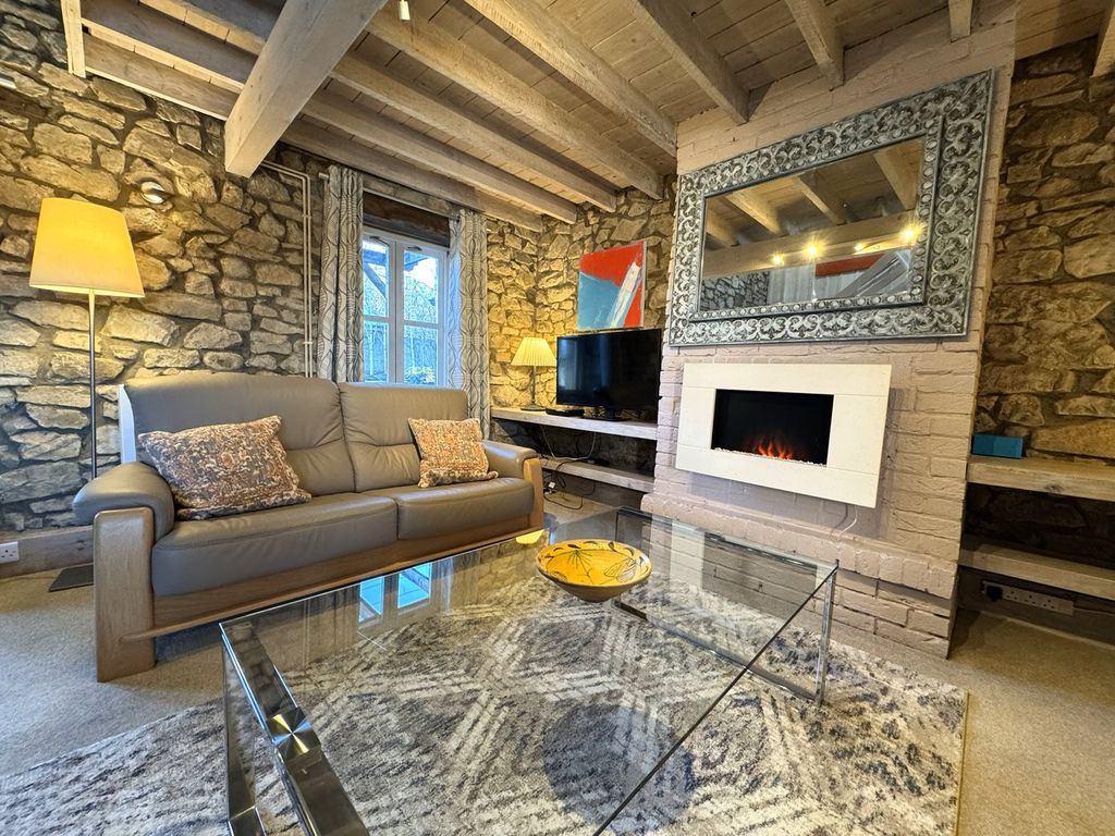 Property photo 3 of 23