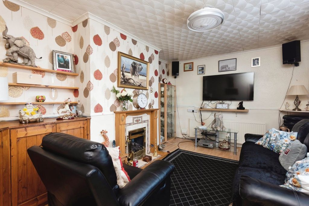 Property photo 2 of 14