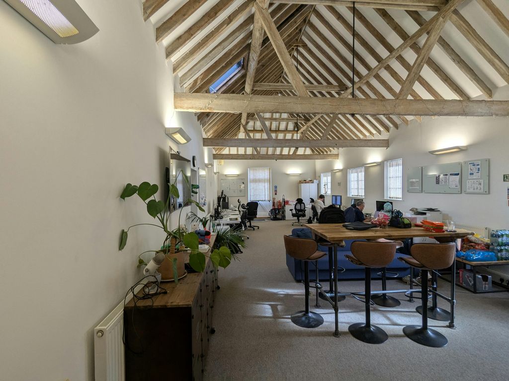 Property photo 2 of 6 Pxl_20251027_122107219.Jpg