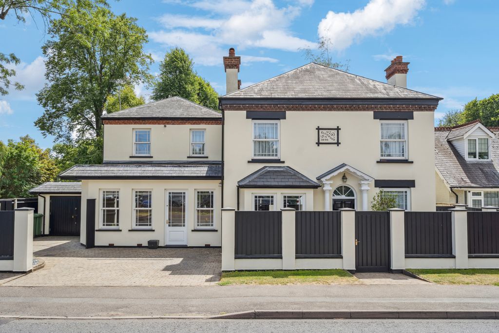 Property photo 1 of 11