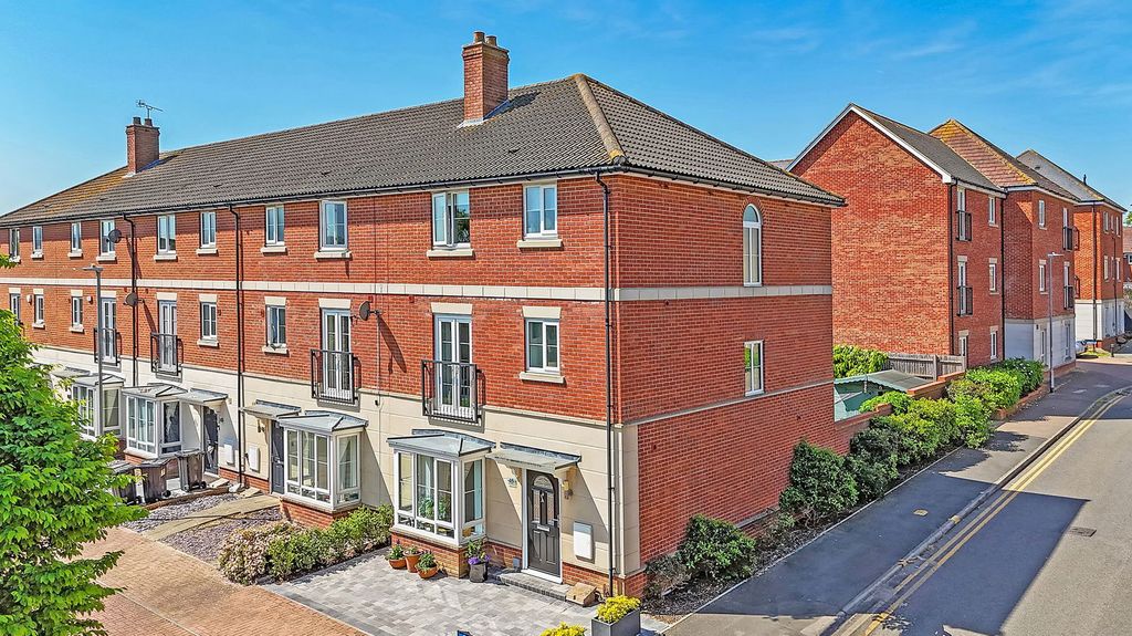 Property photo 1 of 34