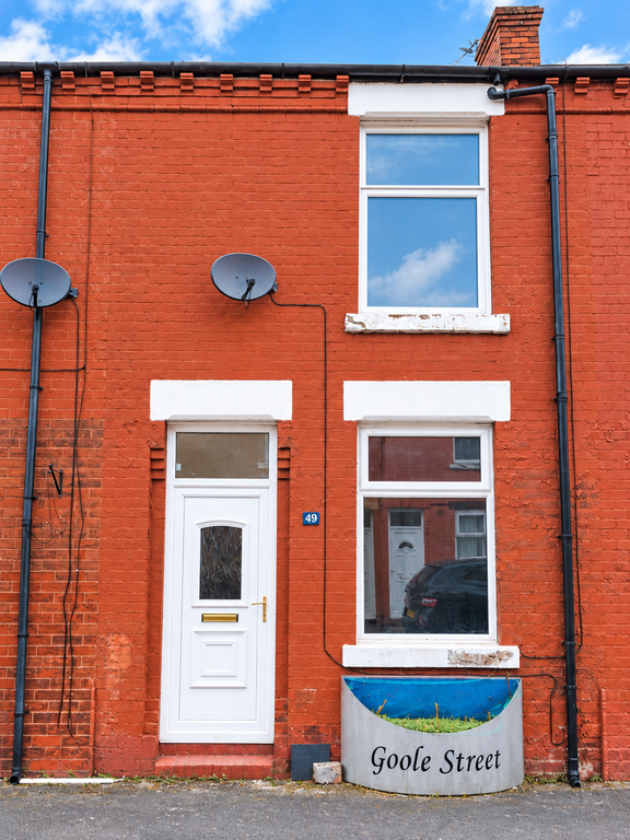 Property photo 1 of 6