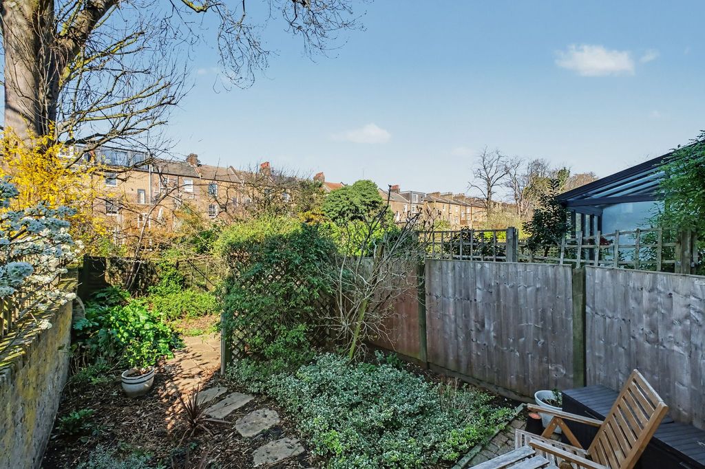 Property photo 2 of 12