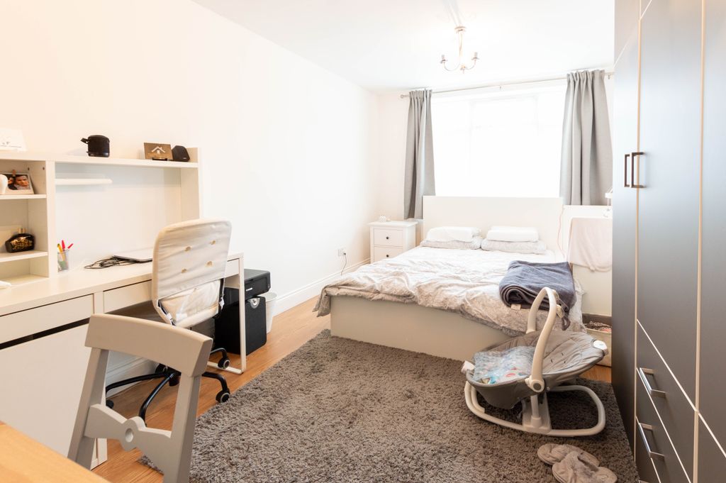 Property photo 1 of 3