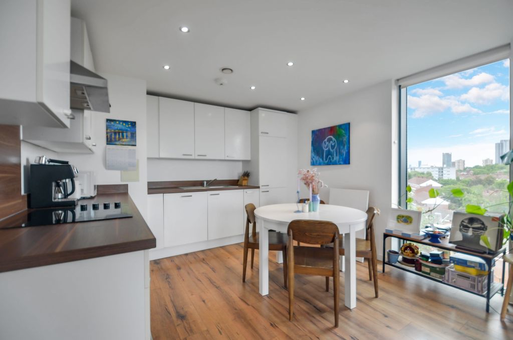Property photo 3 of 15 Kitchen Dining Area (1) (1).Jpg