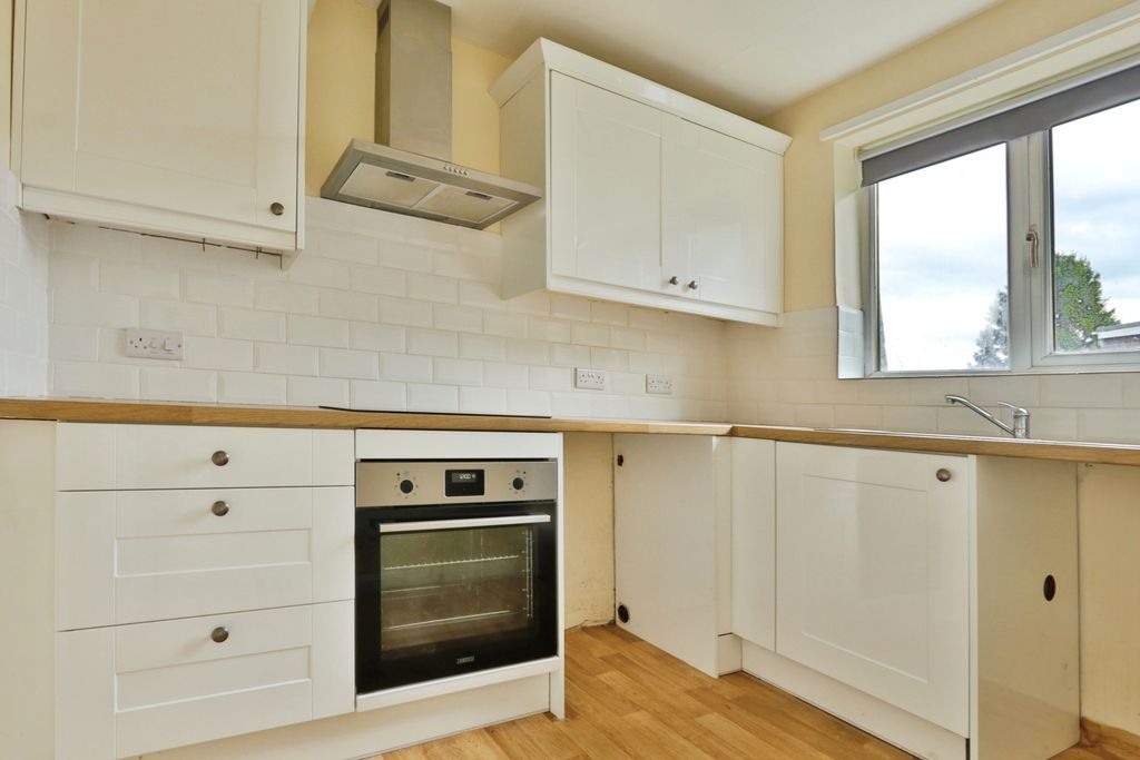 Property photo 2 of 13 4214873