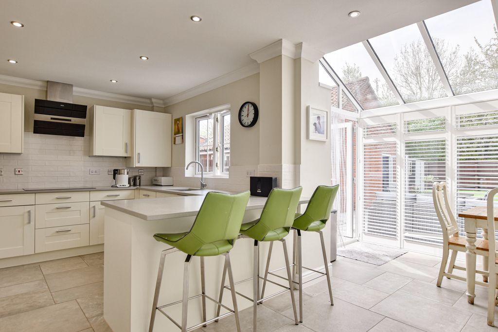 Property photo 2 of 23 Dsc_0211-Dsc_0213