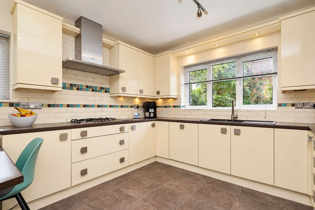 Property photo 3 of 64
