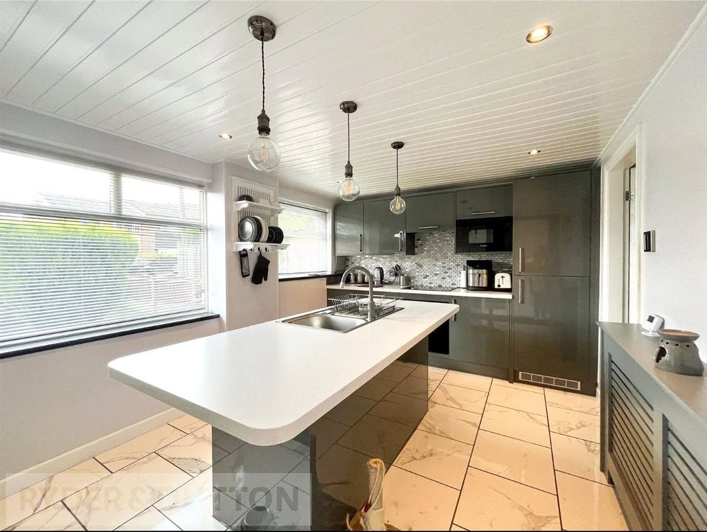 Property photo 3 of 12 Picture No. 20