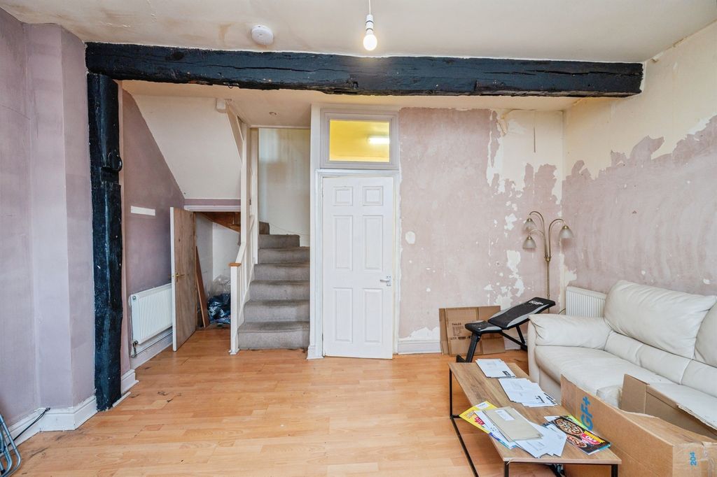 Property photo 3 of 18