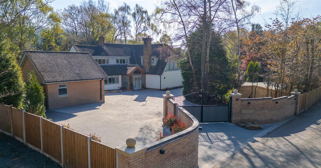 Property photo 2 of 42
