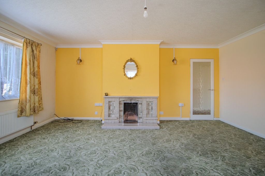 Property photo 3 of 17 5259055